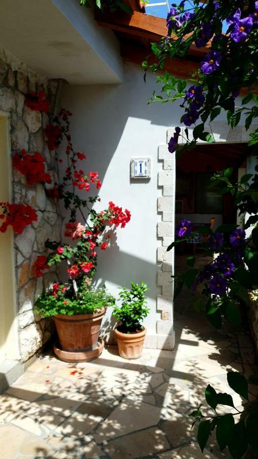 Apartments Mare Hvar Town Exterior foto